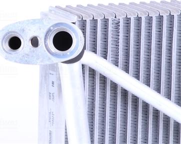 Nissens 92272 - Evaporator, air conditioning www.parts5.com