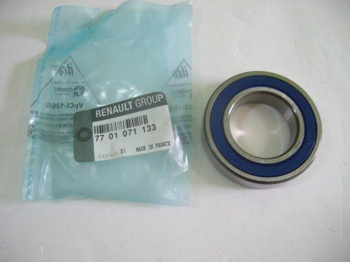 RENAULT 77 01 071 133 - Propshaft centre bearing support www.parts5.com